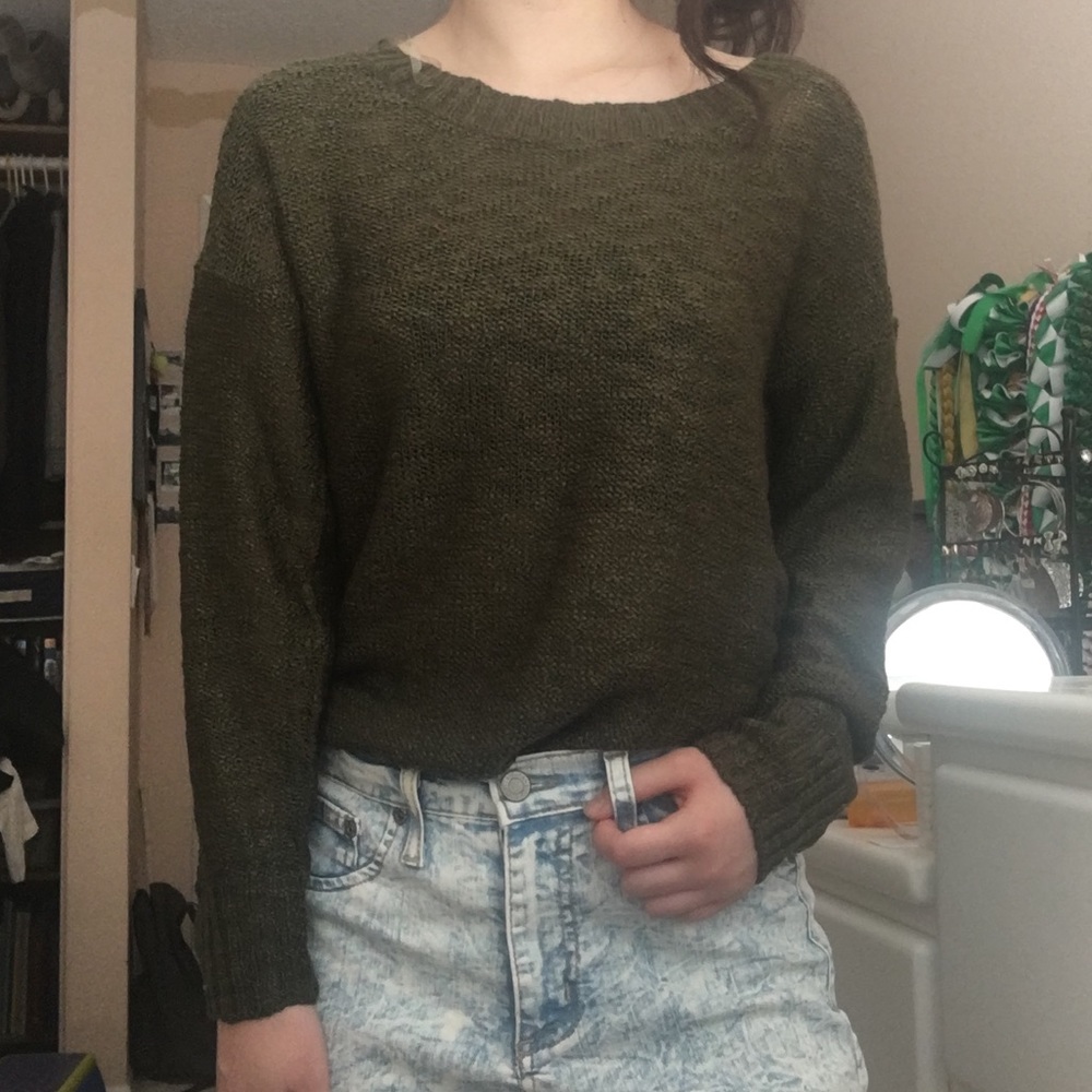 NWT Charlotte Russe Women's Dark Olive Green Knit High Low Long Sleeve Sweater - Picture 3 of 3